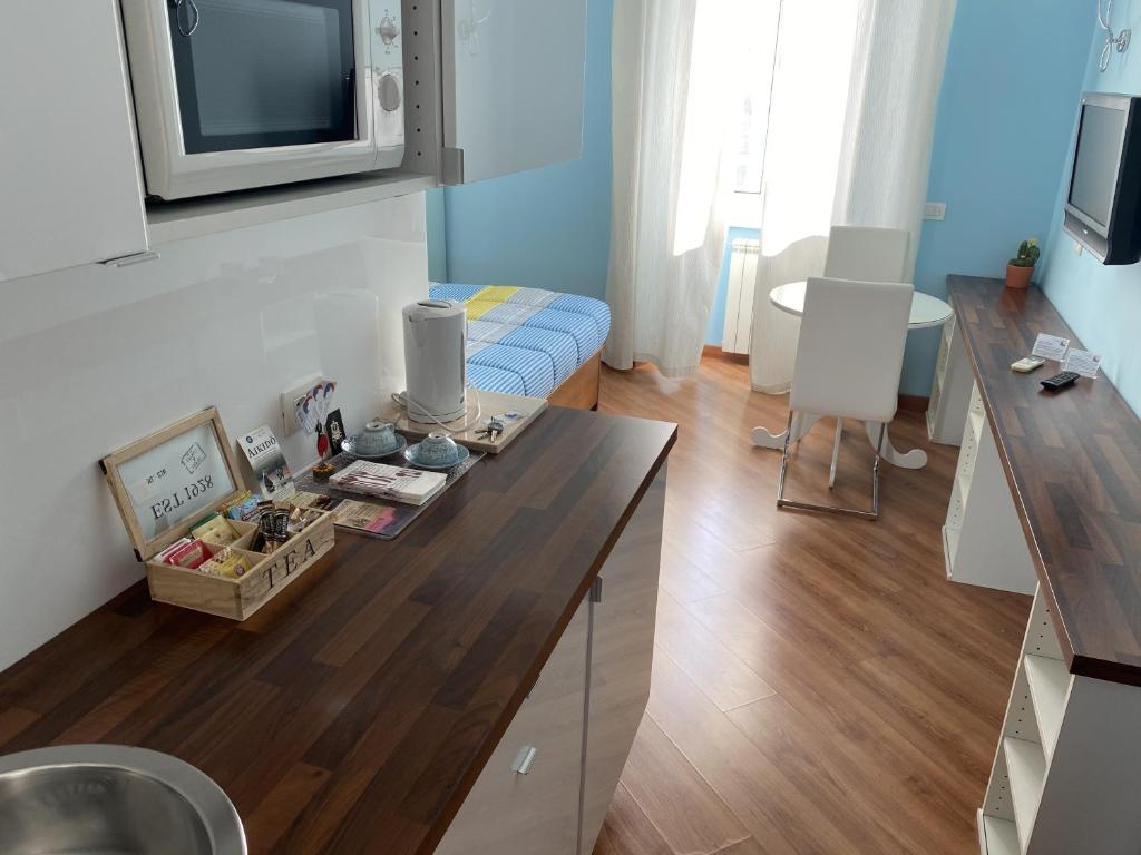 Luna Rossa Roma Guest House - 1