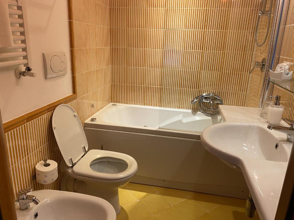 Luna Rossa Roma Guest House - 19