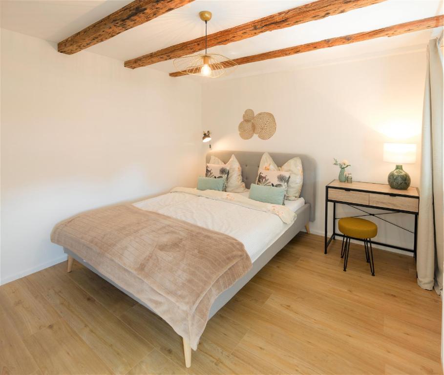WachtRaum Reutlingen - Altstadt Apartment & Design Rooms an Stadthalle & Marktplatz - Standard Double Room