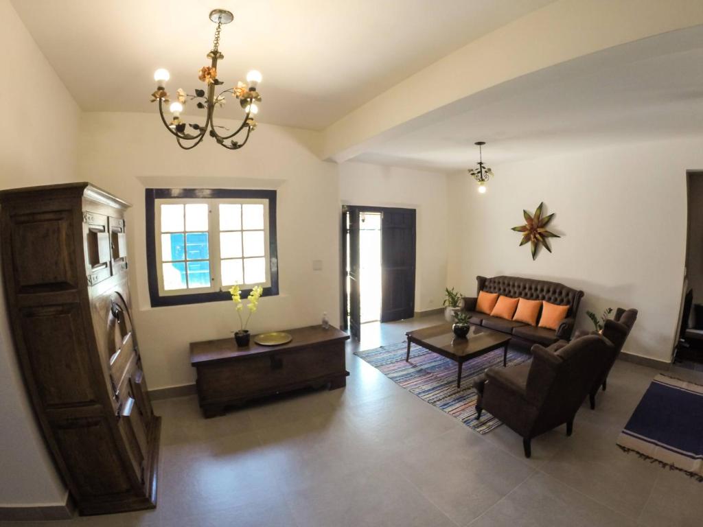  Casa 4 Suítes com Piscina - Paraty