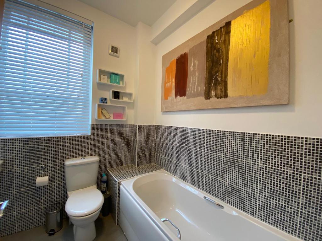 Koupelna v ubytování Fabulous 2 bed Ground floor apartment Belper
