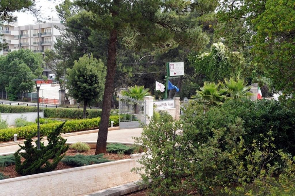 Ogród w obiekcie Hotel Villa Rosa