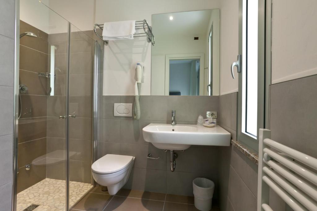 Koupelna v ubytování Hotel Thea