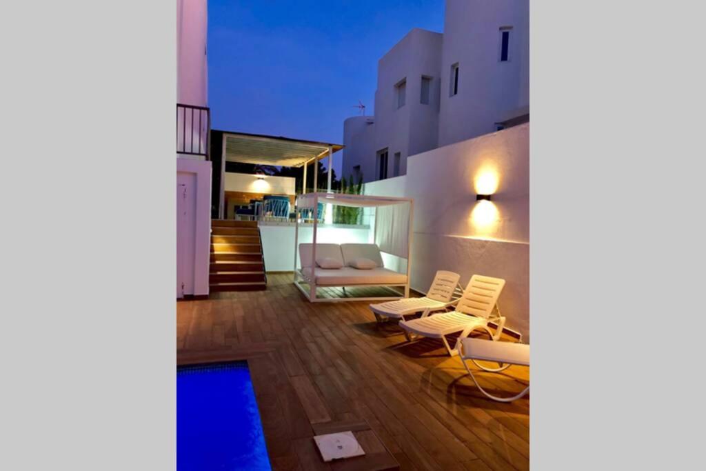 Modern villa with pool, BBQ, sun terrace & seaview, San Jose ...