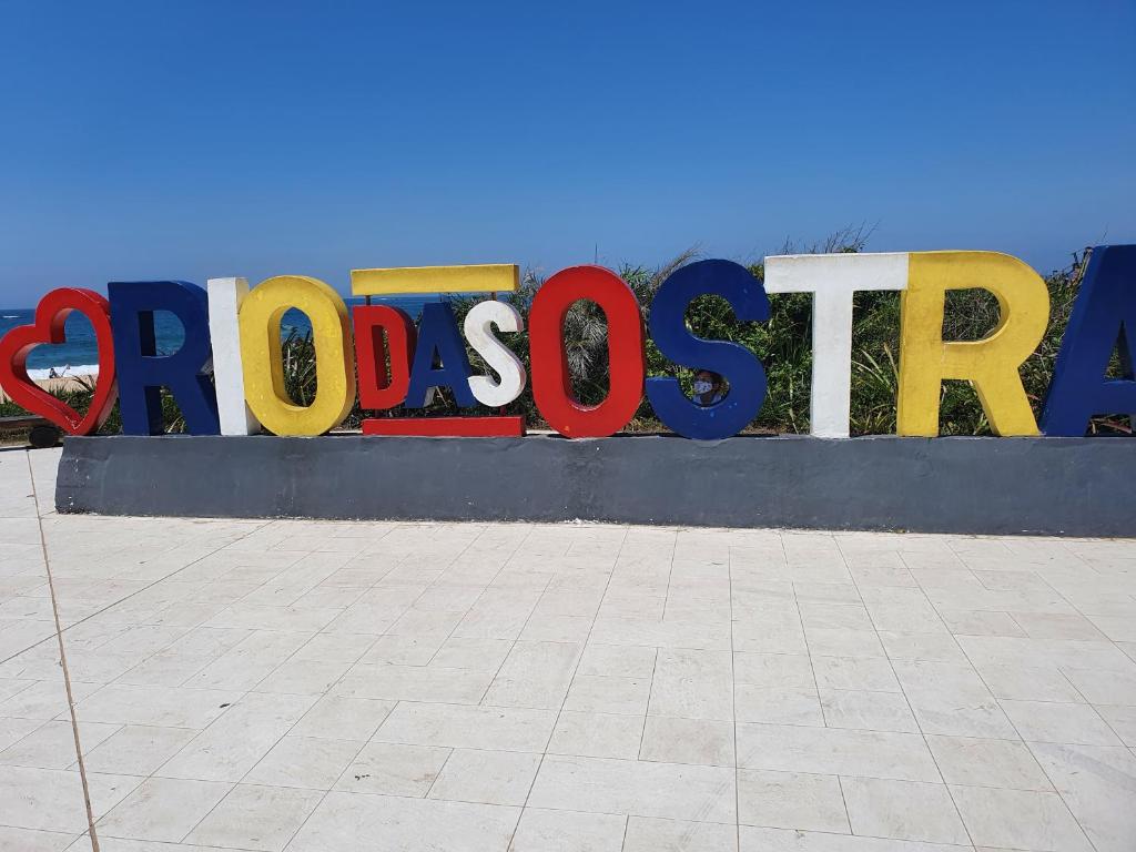  Casa frente para o mar de Costa Azul em Rio das Ostras