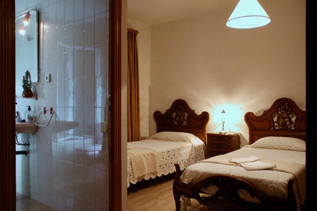 Ca Blai de Brull en el centro de Tivissa - Habitación Gemela Con Baño Privado