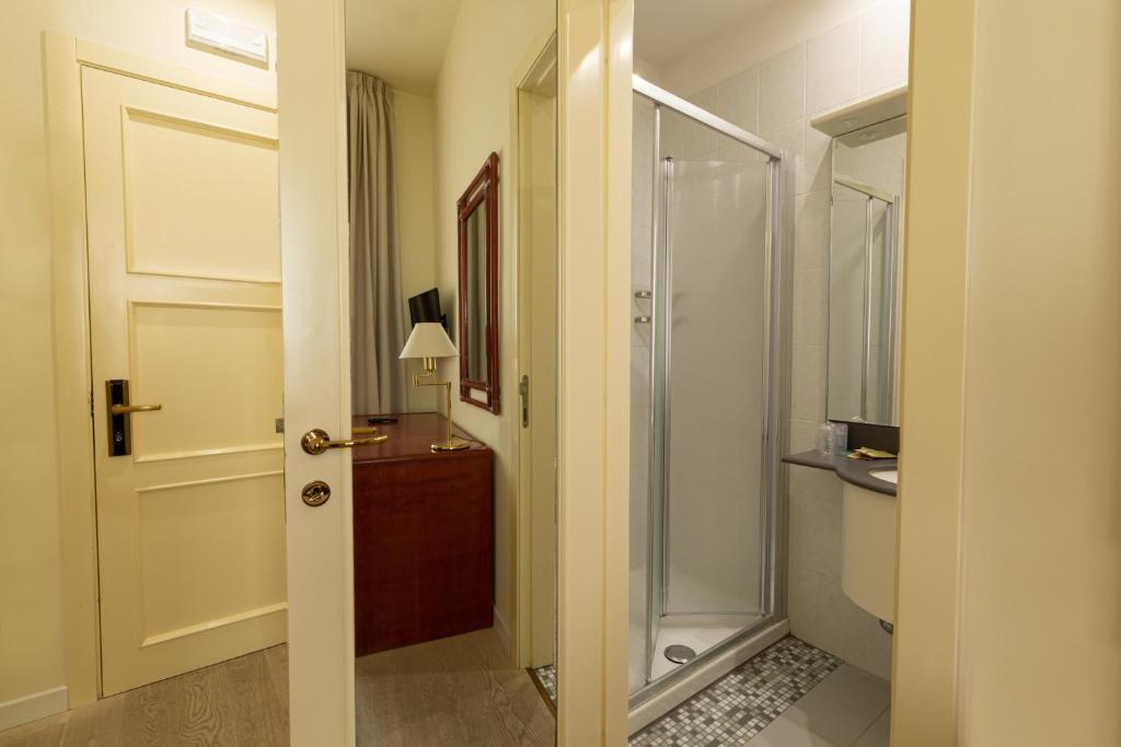 Koupelna v ubytování Hotel Enzo