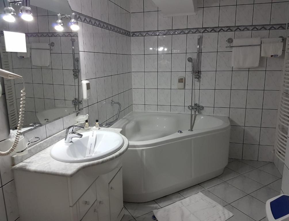 Un baño de Hotel Moldova