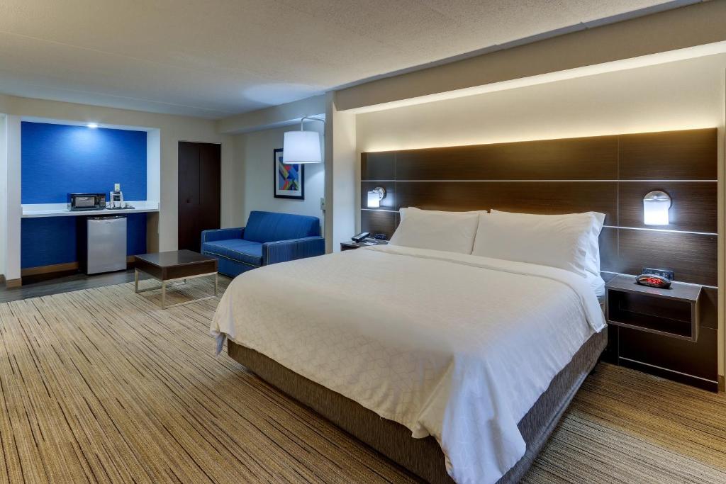 Holiday Inn Express & Suites Troy by IHG - Королевский люкс