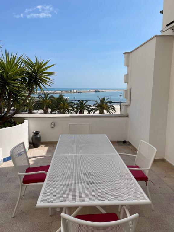 A general sea view or a sea view taken from the holiday home