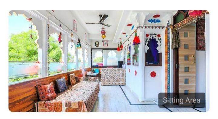 White House Homestay - Housity