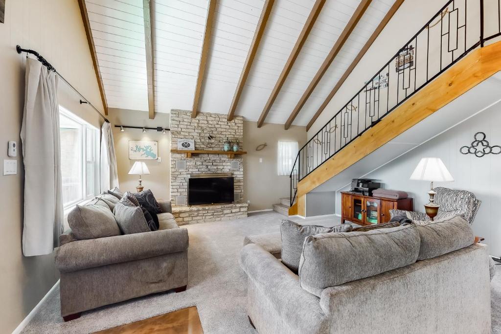 Deer Ridge, Canyon Lake (updated prices 2024)