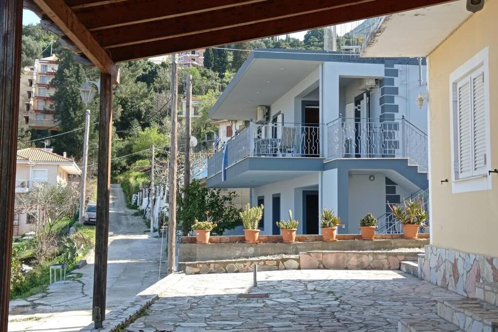 Budova, v ktorej sa apartmán nachádza
