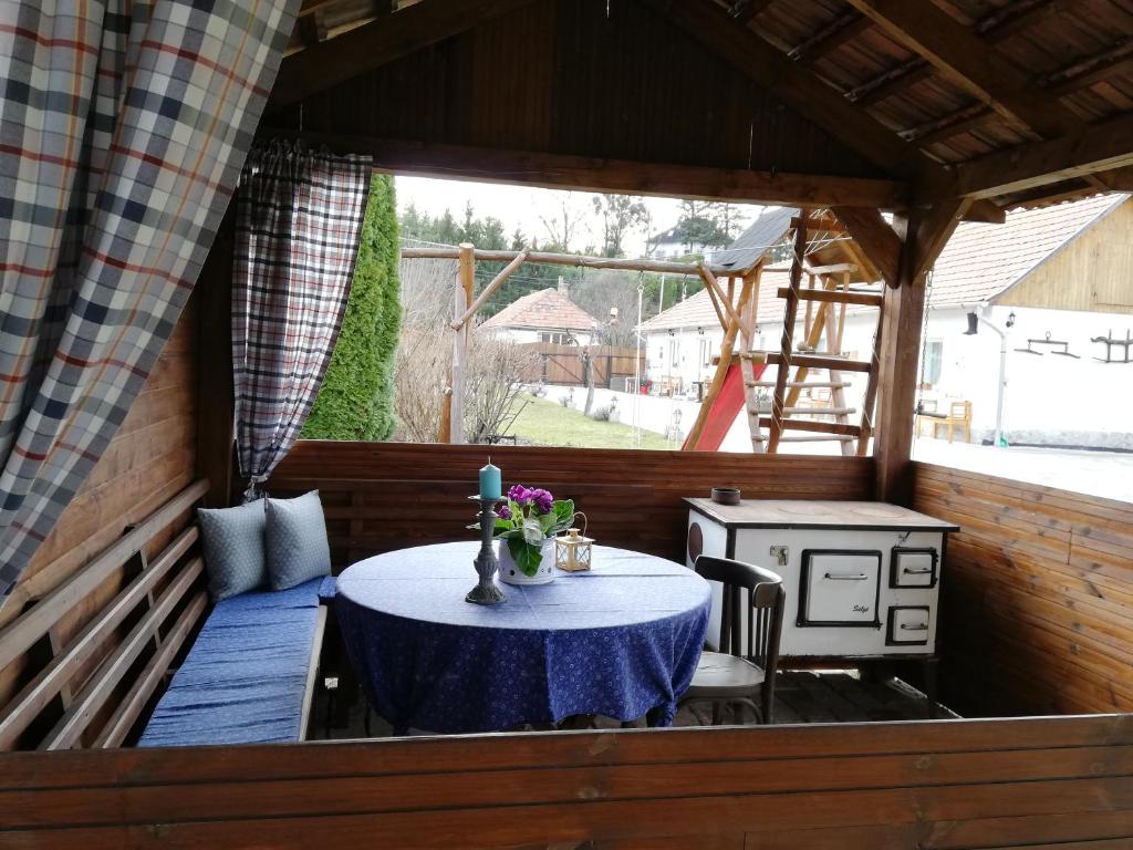 Posezení v ubytování Bóbita Apartmanház