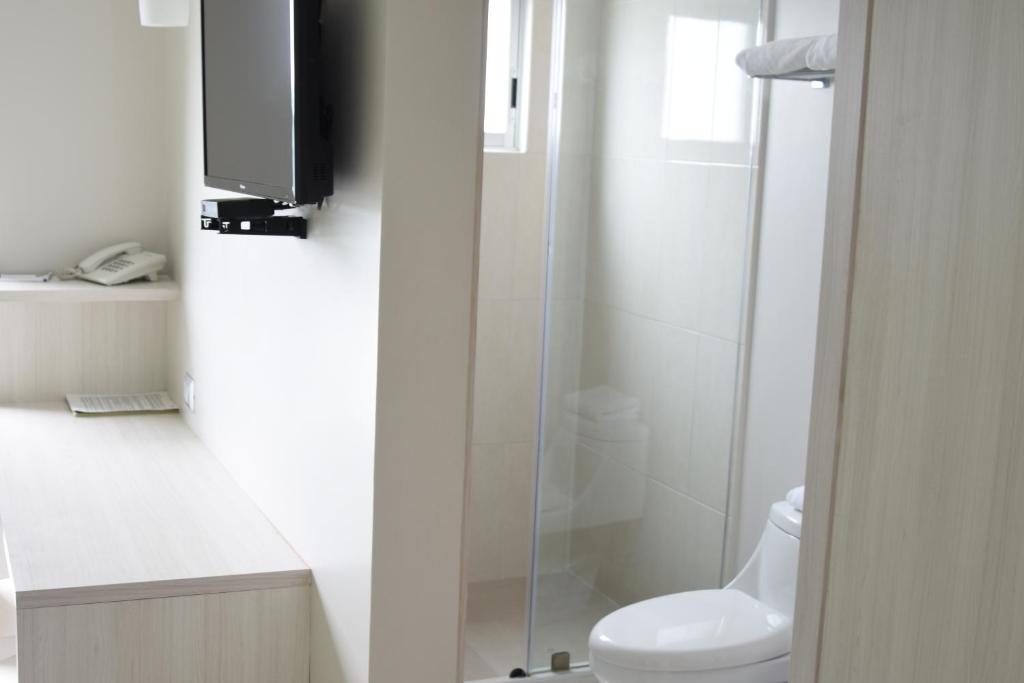 Koupelna v ubytování SC HOTEL