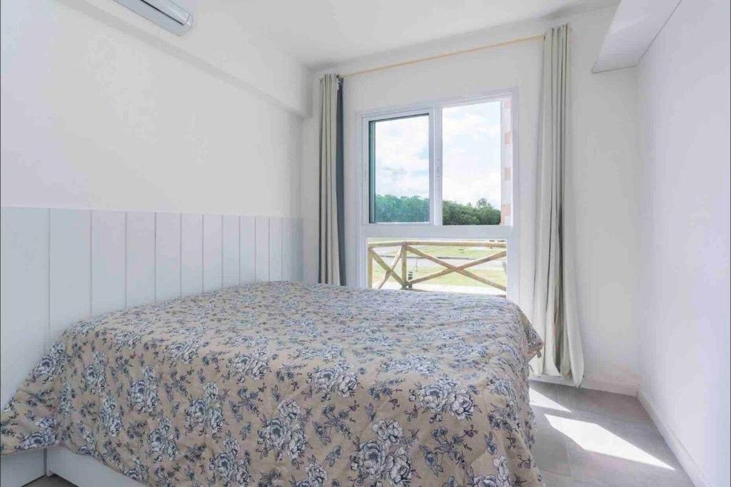 Flat de Luxo e Novo com Varanda Externa 119 BL 3B  Flat de Luxo e Novo com Varanda Externa 119 BL 3B