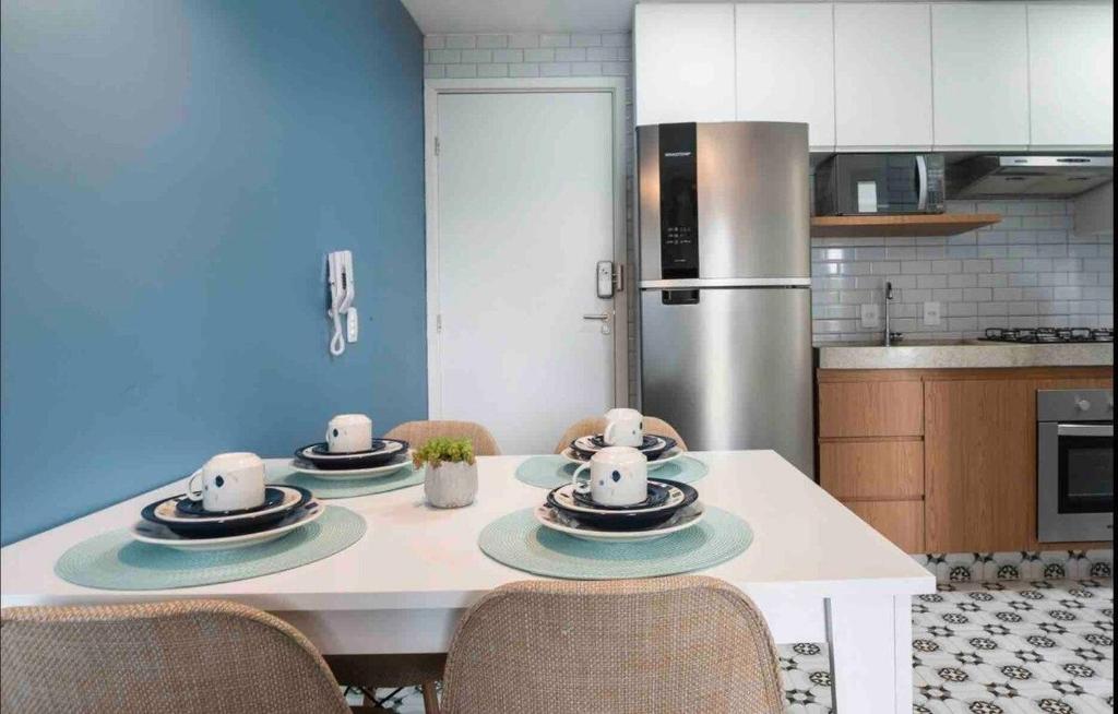 Flat de Luxo e Novo com Varanda Externa 119 BL 3B  Flat de Luxo e Novo com Varanda Externa 119 BL 3B