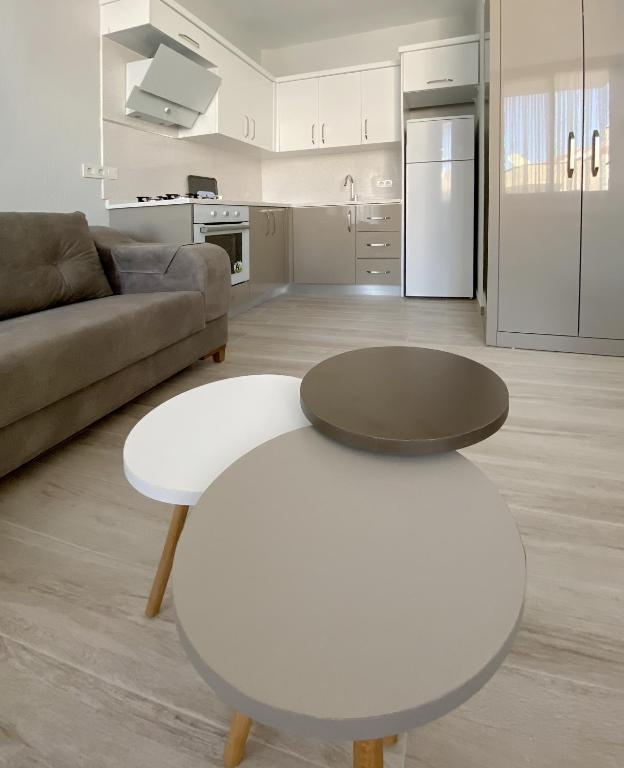 A kitchen or kitchenette at Azize Palas Apart Otel