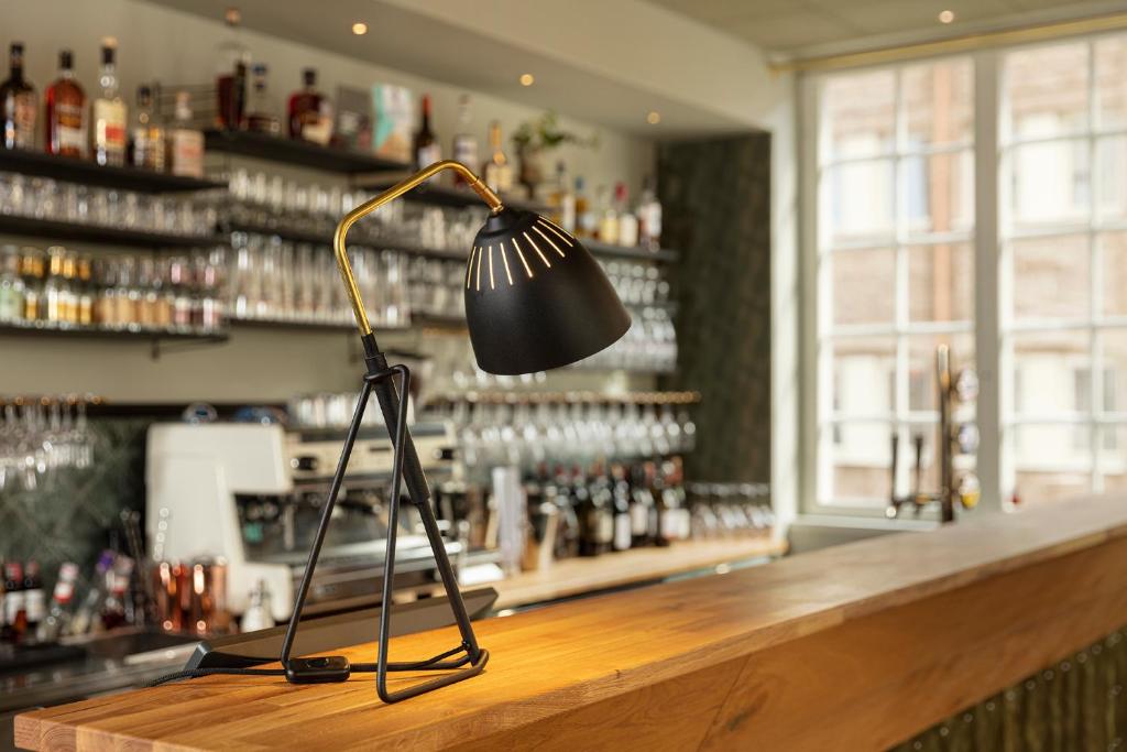 Lounge nebo bar v ubytování Nybro Stora Hotellet