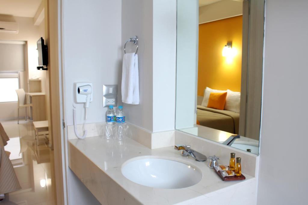 Koupelna v ubytování SC HOTEL