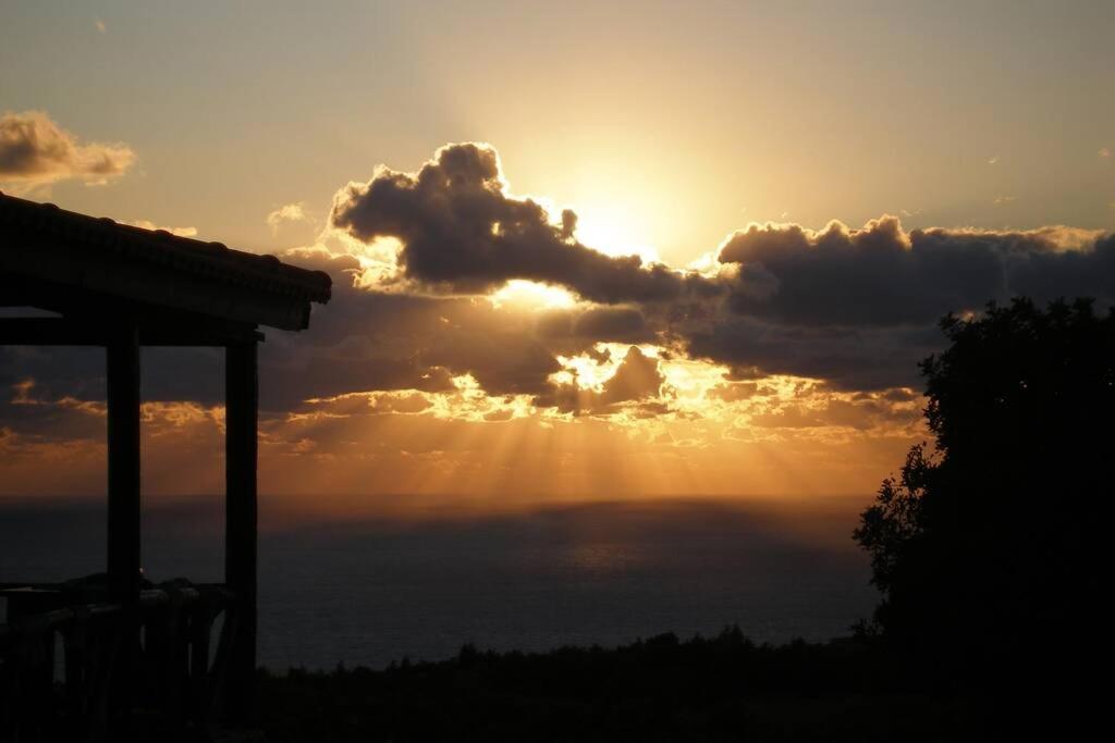 Dreamcatcher villa: Infinity pool, Sunset, Seaview