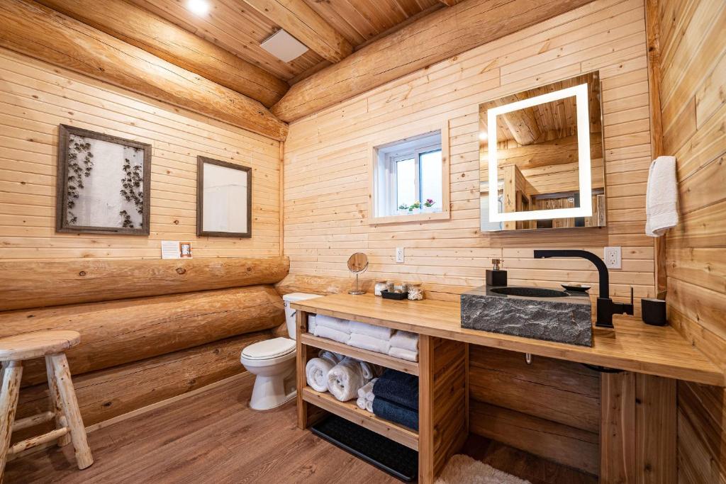 Fotografie z fotogalerie ubytování Boulder Mountain Resort v destinaci Revelstoke
