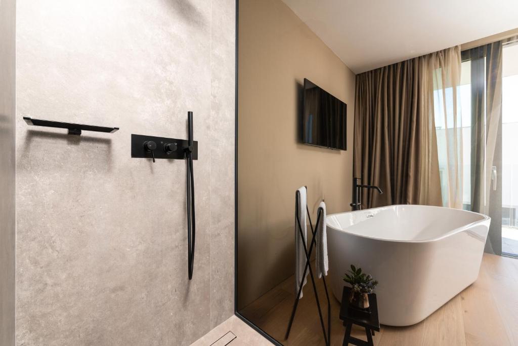 Koupelna v ubytování Luxury Villa Aruna