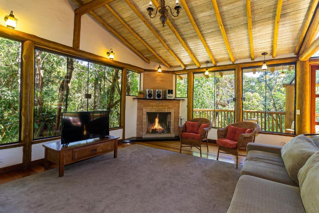  Casa Quinta dos Bons Ventos - Aconchego em Campos de Jordão