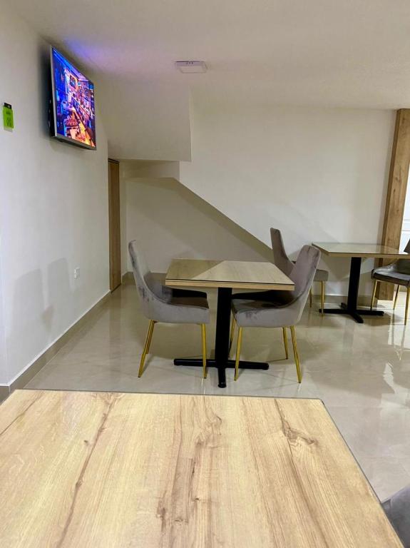 TV a/nebo společenská místnost v ubytování Hotel Wampushkar