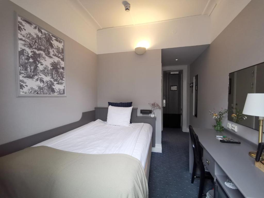 
Standard Single Room
