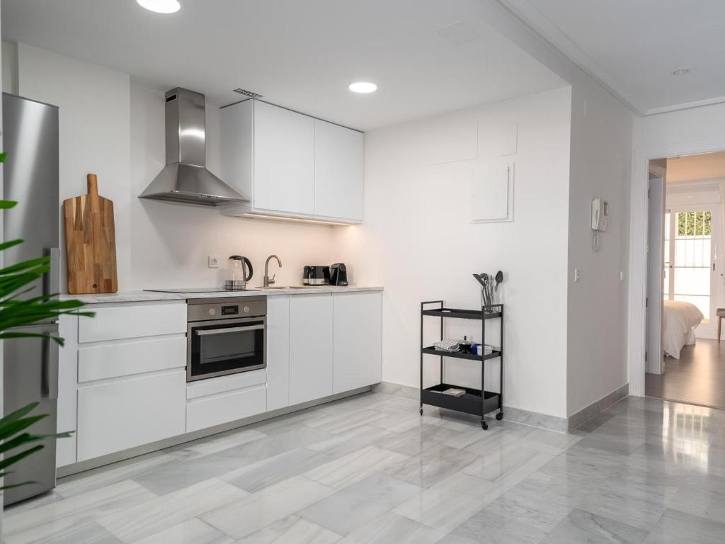 Kuchyňa alebo kuchynka v ubytovaní Señorío de aloha 2 bedroom within walking distance to Puerto Banus