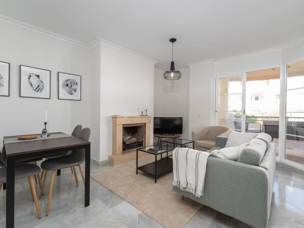 Posedenie v ubytovaní Señorío de aloha 2 bedroom within walking distance to Puerto Banus
