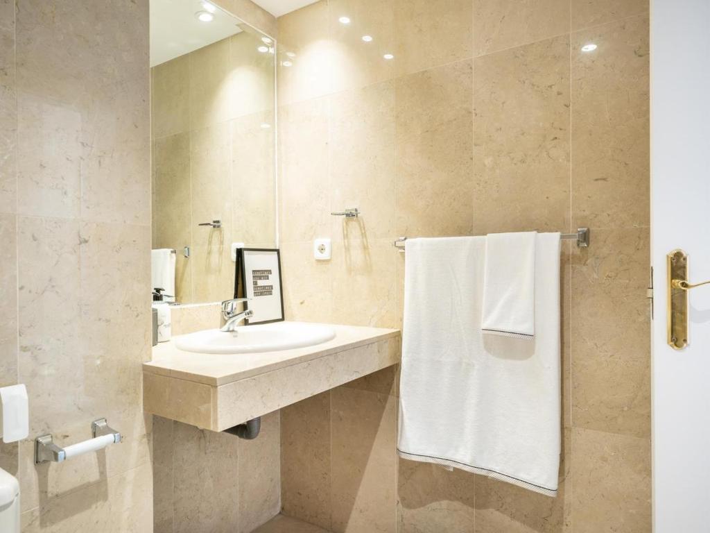 Kúpeľňa v ubytovaní Señorío de aloha 2 bedroom within walking distance to Puerto Banus