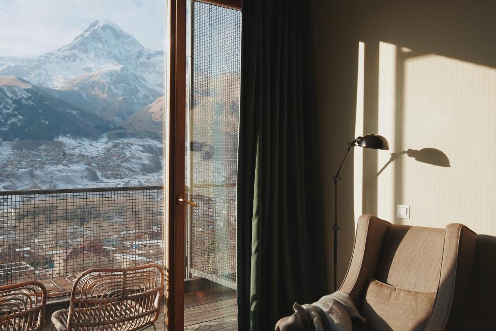 Rooms Hotel Kazbegi - Habitación Doble Con Vista A La Montaña