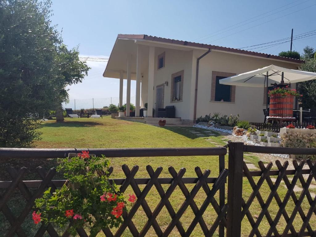 Zahrada ubytování Villetta in collina a due passi dal mare