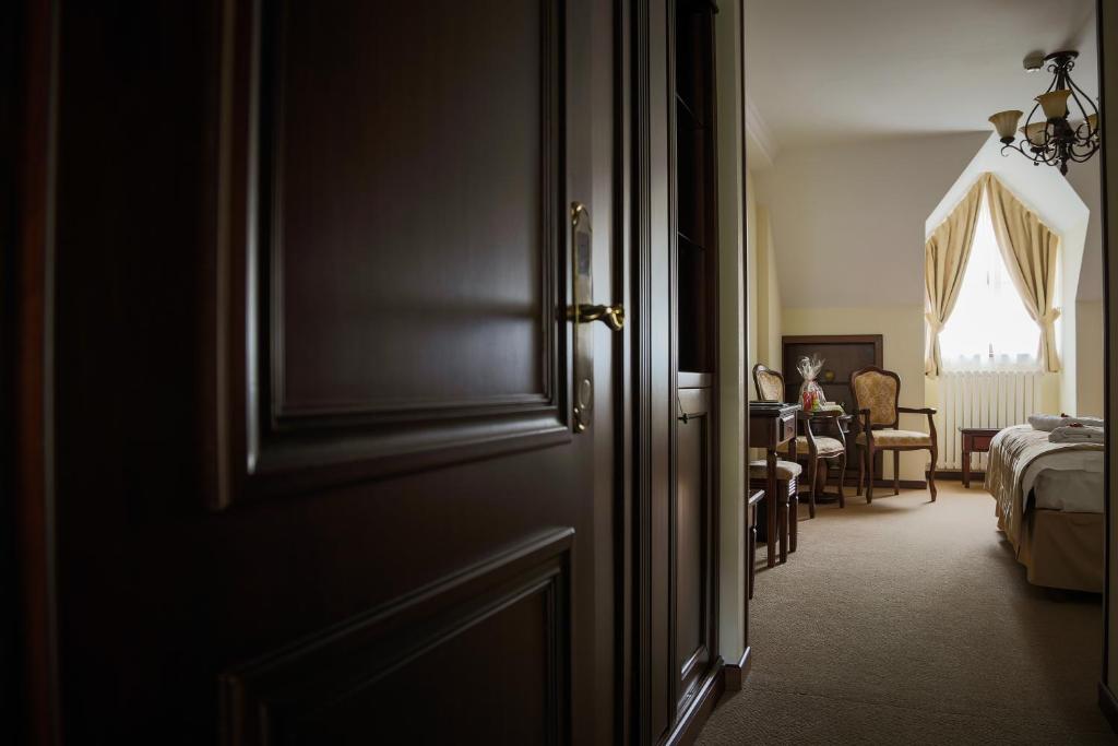 Posezení v ubytování Hotel Foisorul cu Flori