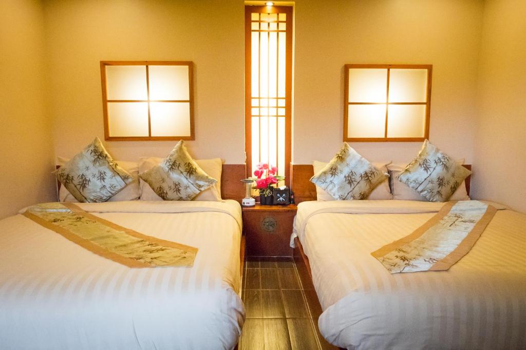 Lee Wine Ruk Thai Resort - Family Room With Lake View