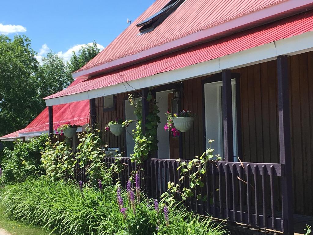 Aed väljaspool majutusasutust L'Aubergine