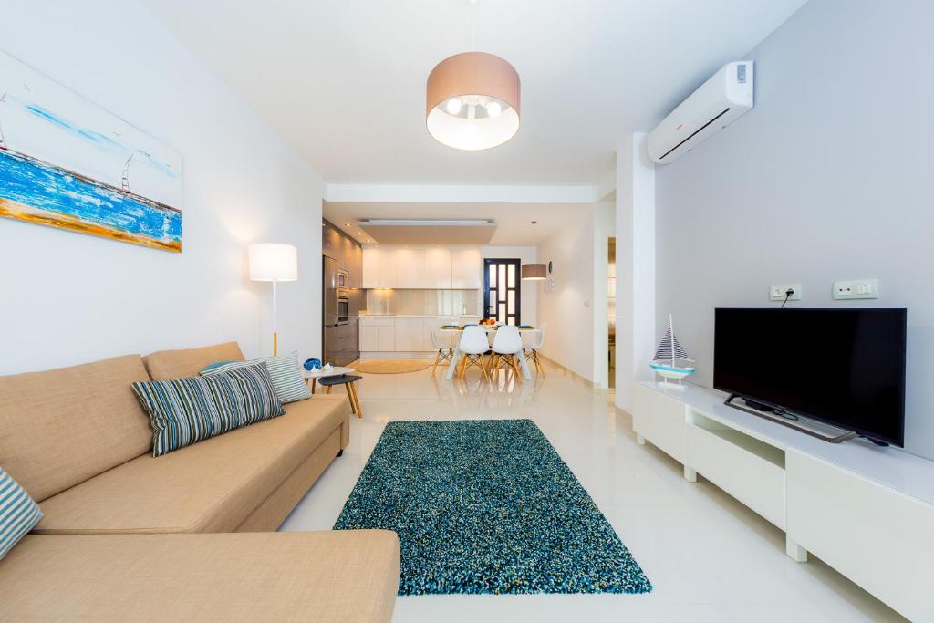 Luxurious 2 Bedroom Apartment near the beach - Two-Bedroom Bungalow