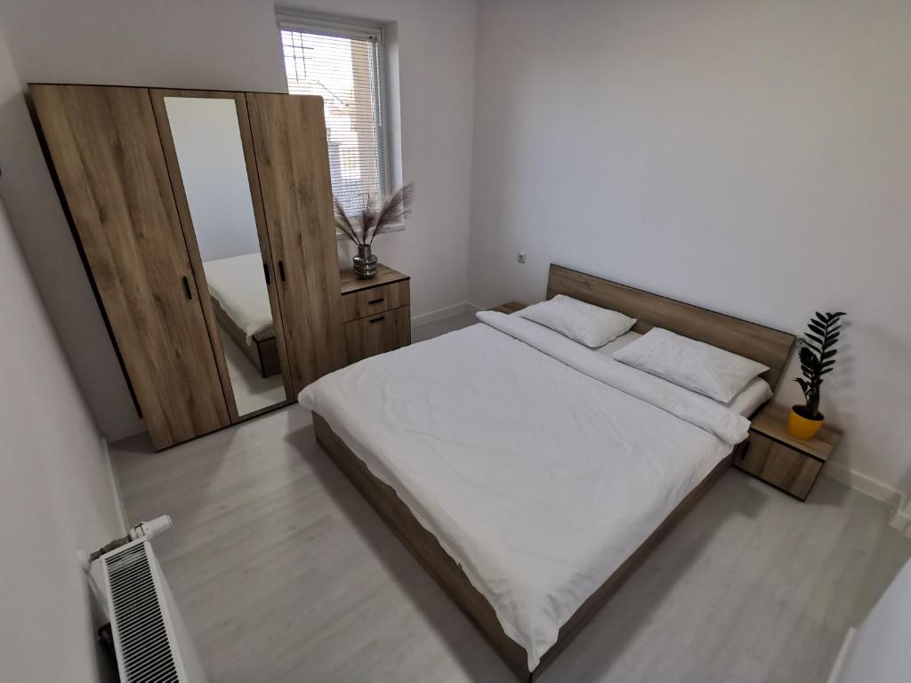 Casuta cu Tei - Two-Bedroom Townhouse
