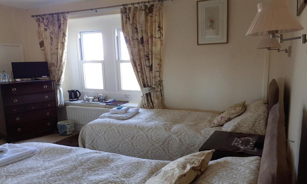 Lily Hill Farm - Twin Room With Private Bathroom