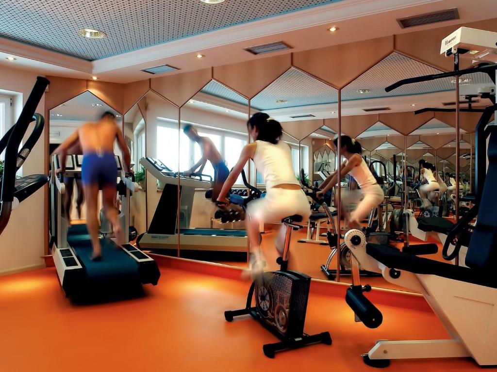 Fitness centrum a/nebo fitness zařízení v ubytování Cityhotel Goldener Adler B&B