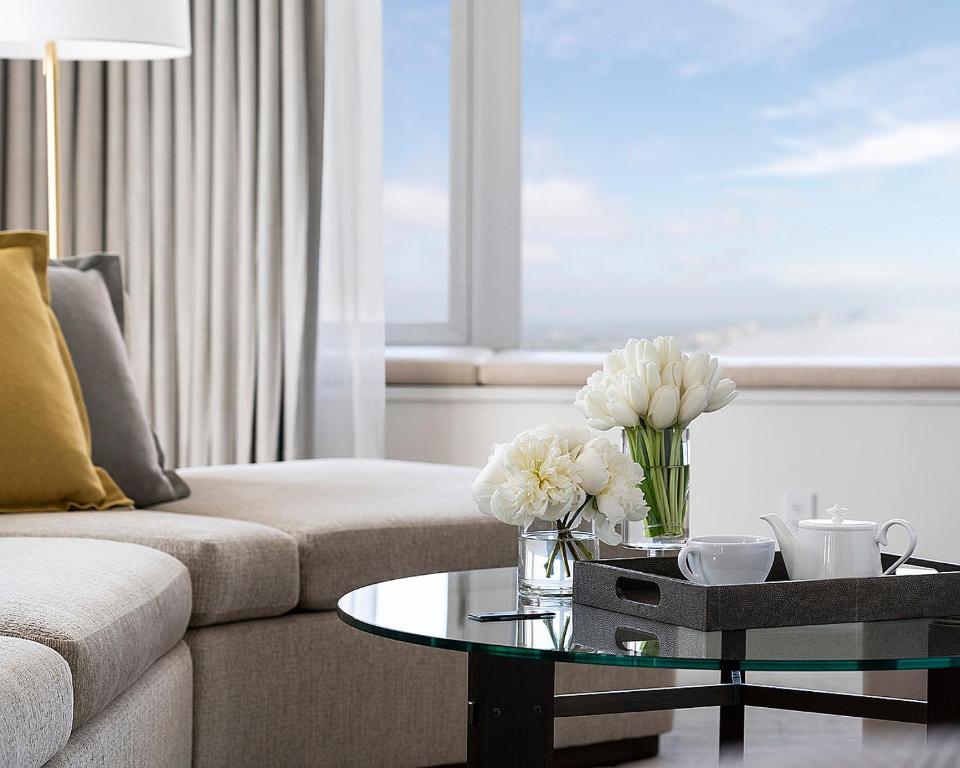 Four Seasons Chicago - Premier Suite King