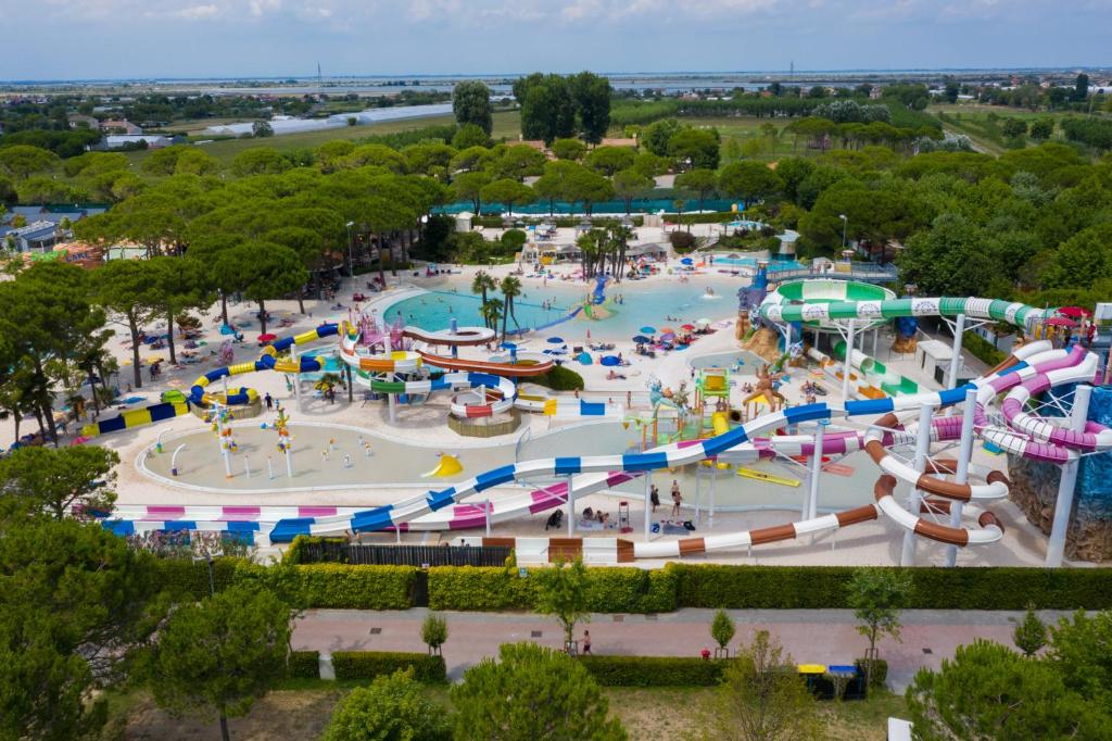 Bazén v ubytování Camping Union Lido nebo v jeho okolí