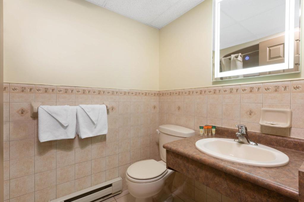 Super 8 by Wyndham Niagara Falls by the Falls - Resim 21