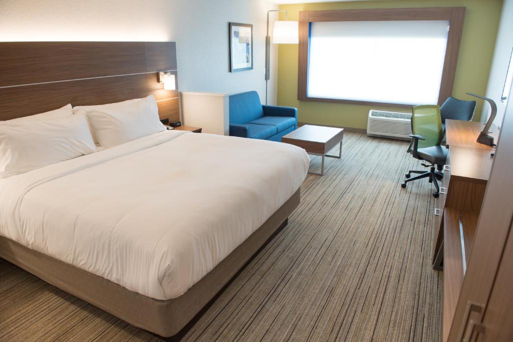Holiday Inn Express & Suites - Merrillville, an IHG Hotel - King Suite Con Divano Letto