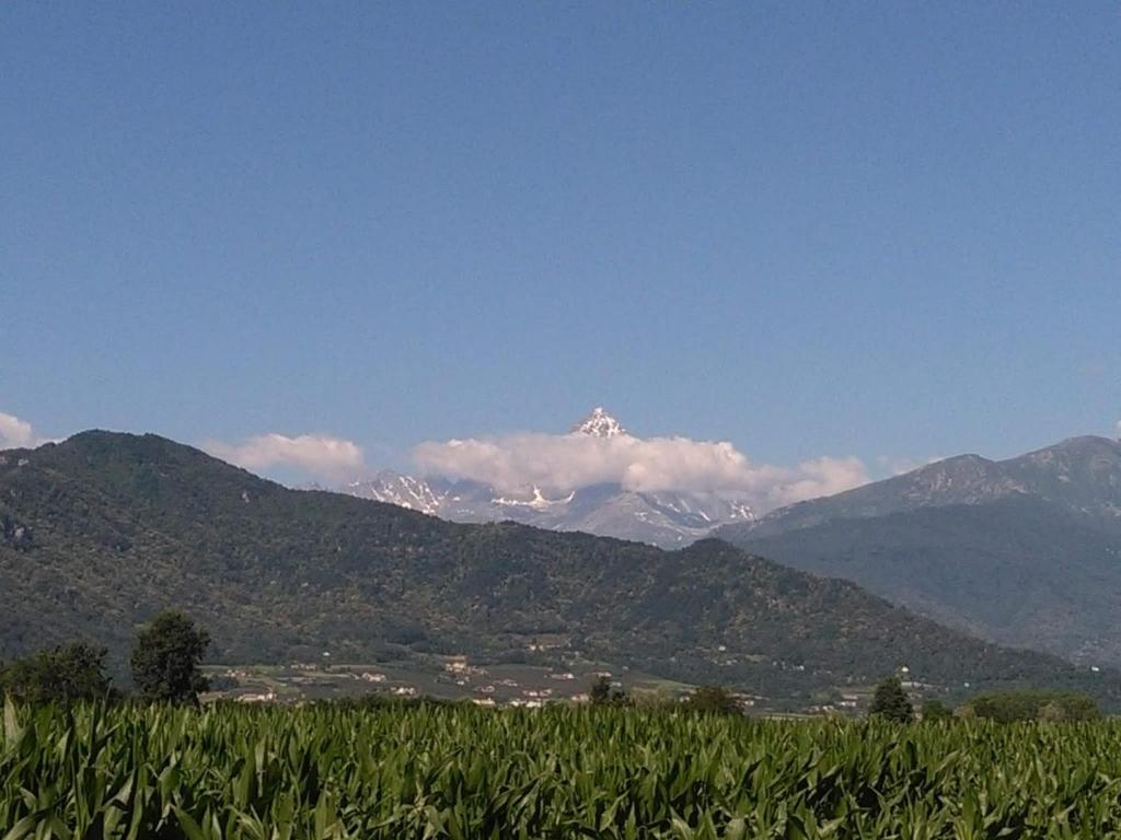 A general mountain view or a mountain view taken from Az apartmant