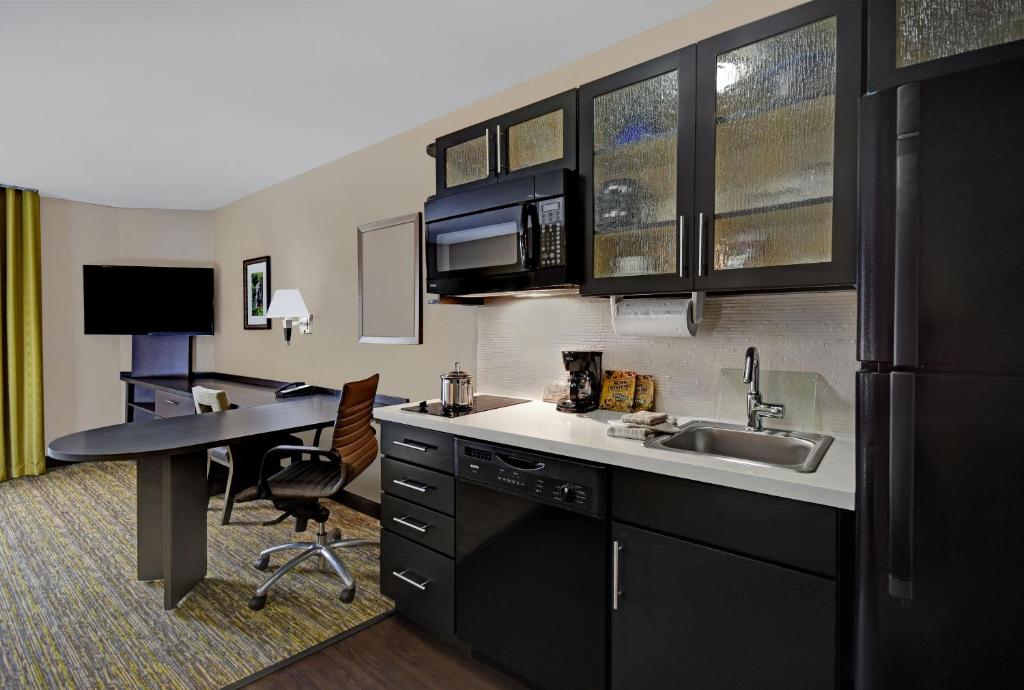 Candlewood Suites Sumter by IHG - Standard Suite