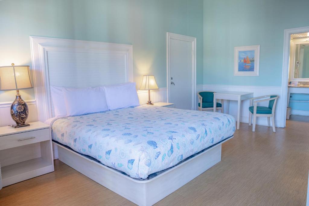 Sea and Breeze Hotel and Condo - King Room