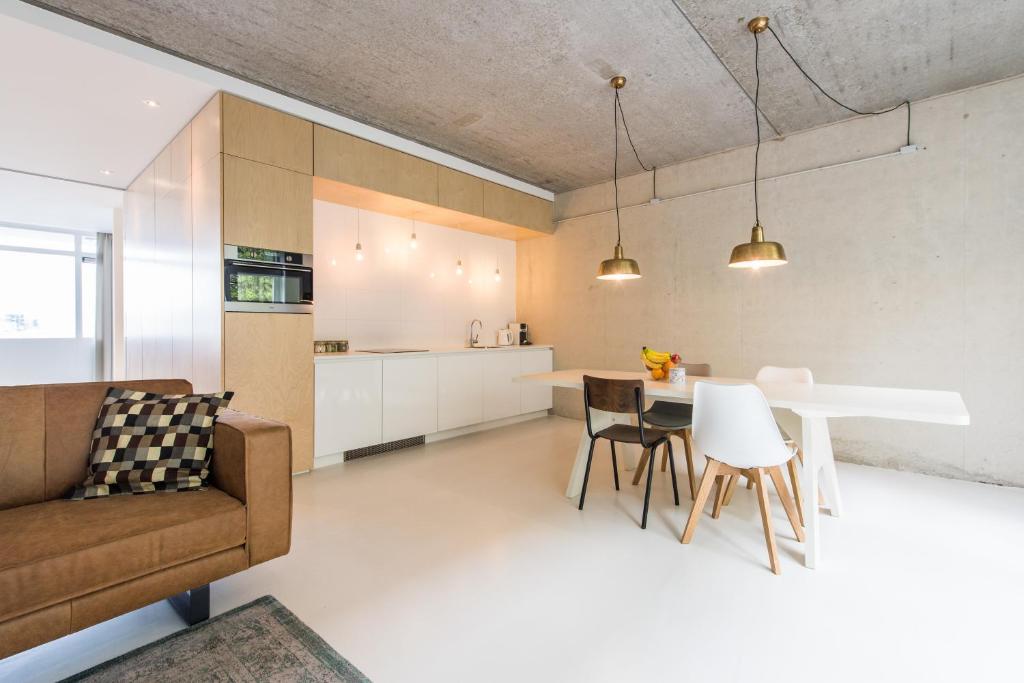 Kuchyň nebo kuchyňský kout v ubytování Houthavens Apartments